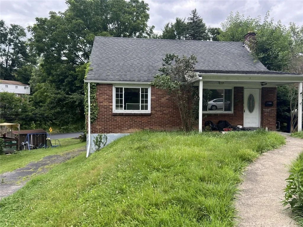 Photo of 109 Webster Dr