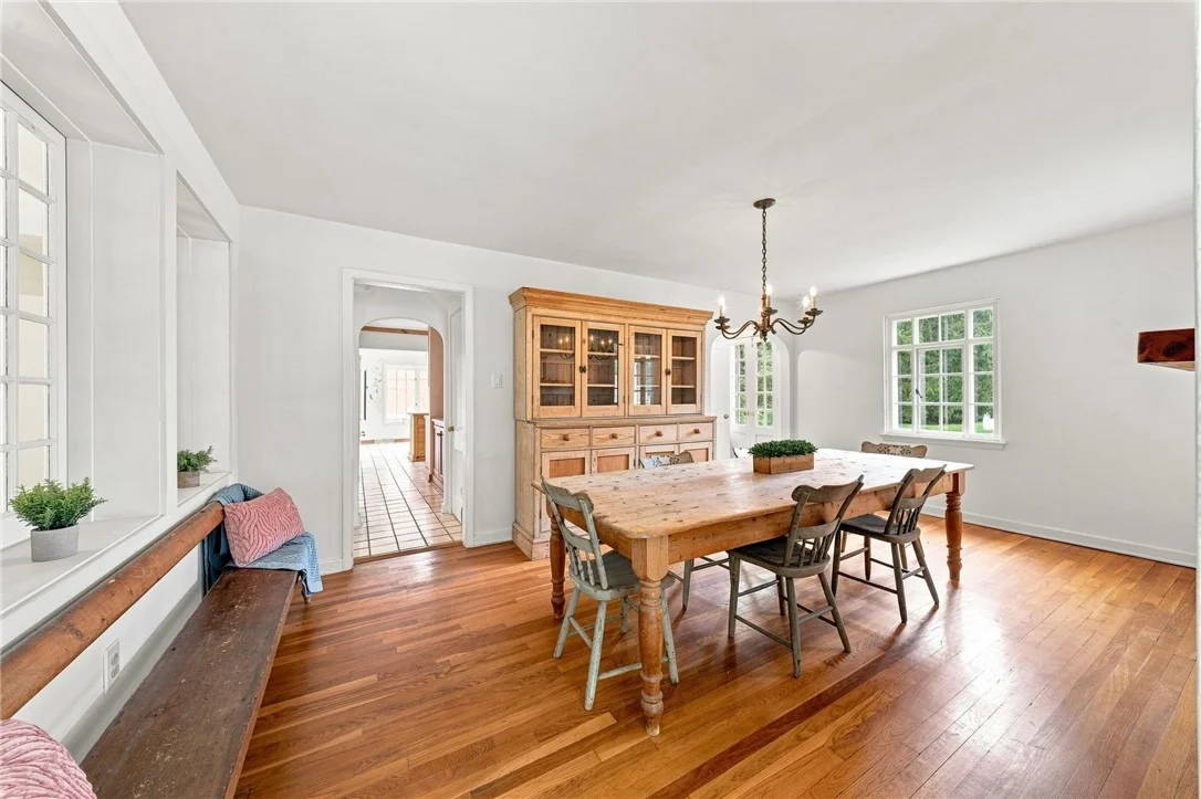 Photo of 2359 James Drive