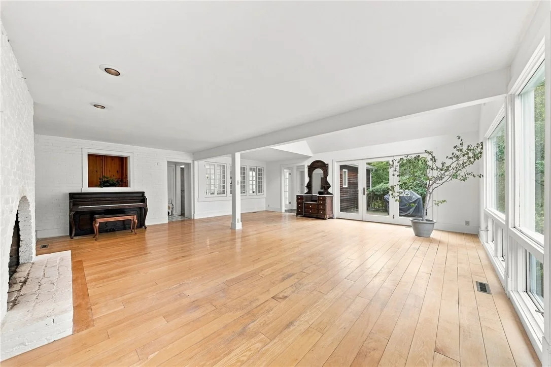 Photo of 2359 James Drive
