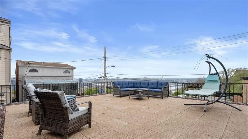 Photo of 347 BAILEY AVE