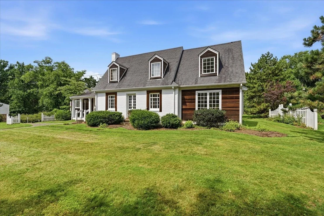 Photo of 2359 James Drive