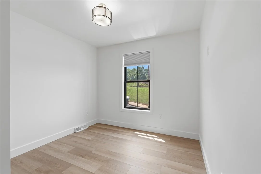 Photo of 517 Harmony Rd