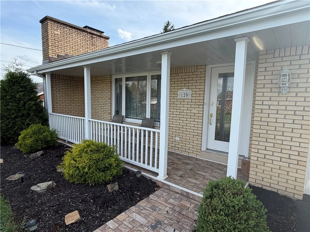 Photo of 120 Crestview Mnr