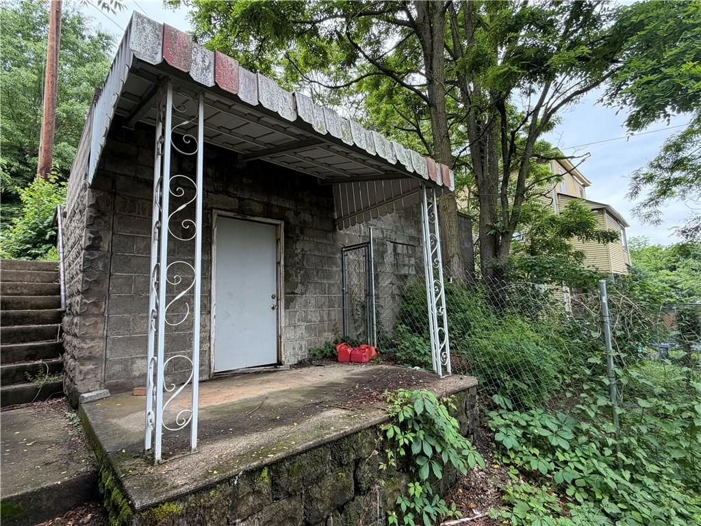 Photo of 549 Thompson