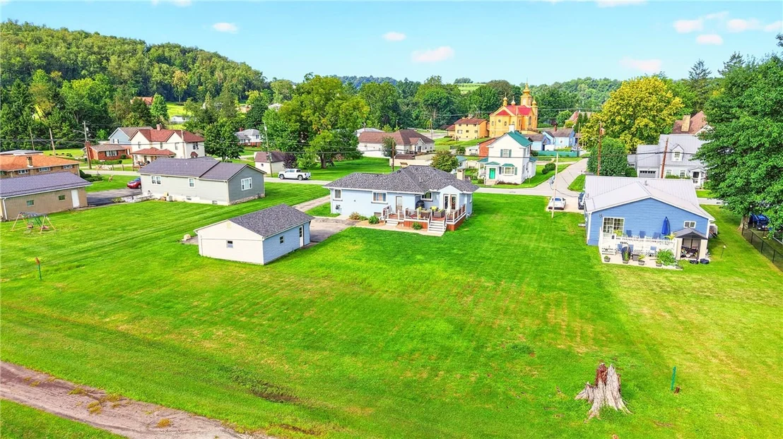 Photo of 734 Cemetery Rd