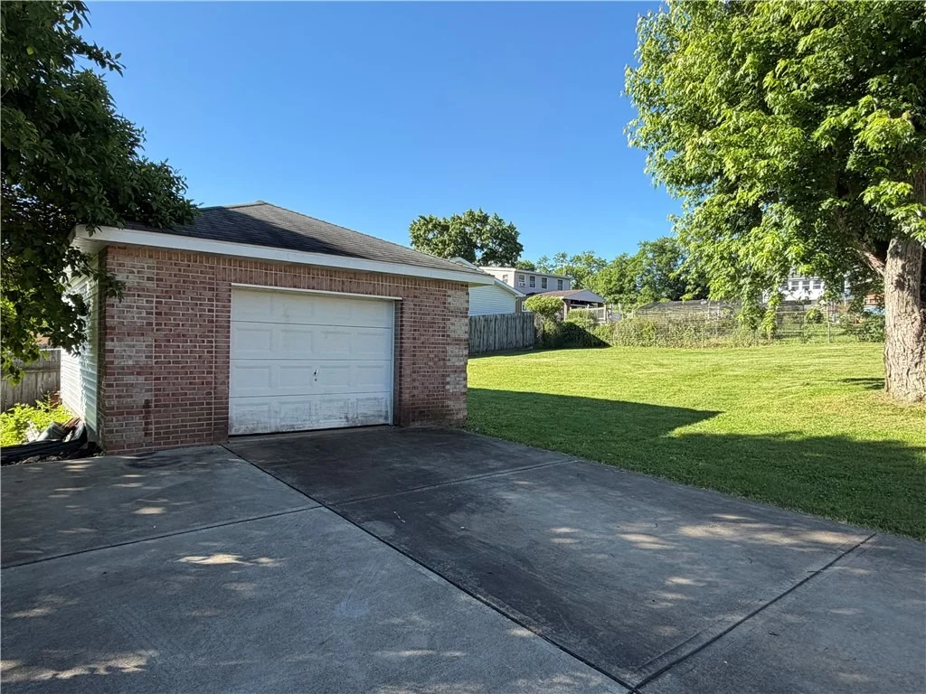 Photo of 902 Central Dr