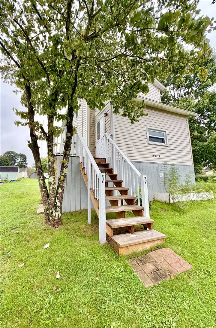 Photo of 243 Third Ave