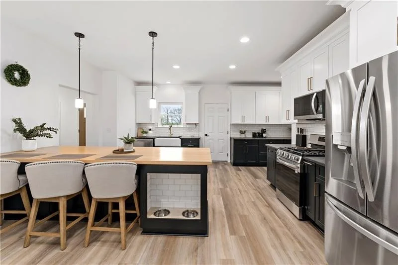 Photo of 300 TIMBERLINE DR