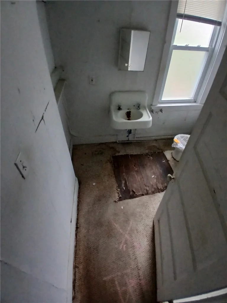 Photo of 500 Pointview Rd