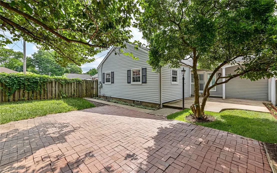 Photo of 151 Walnut St