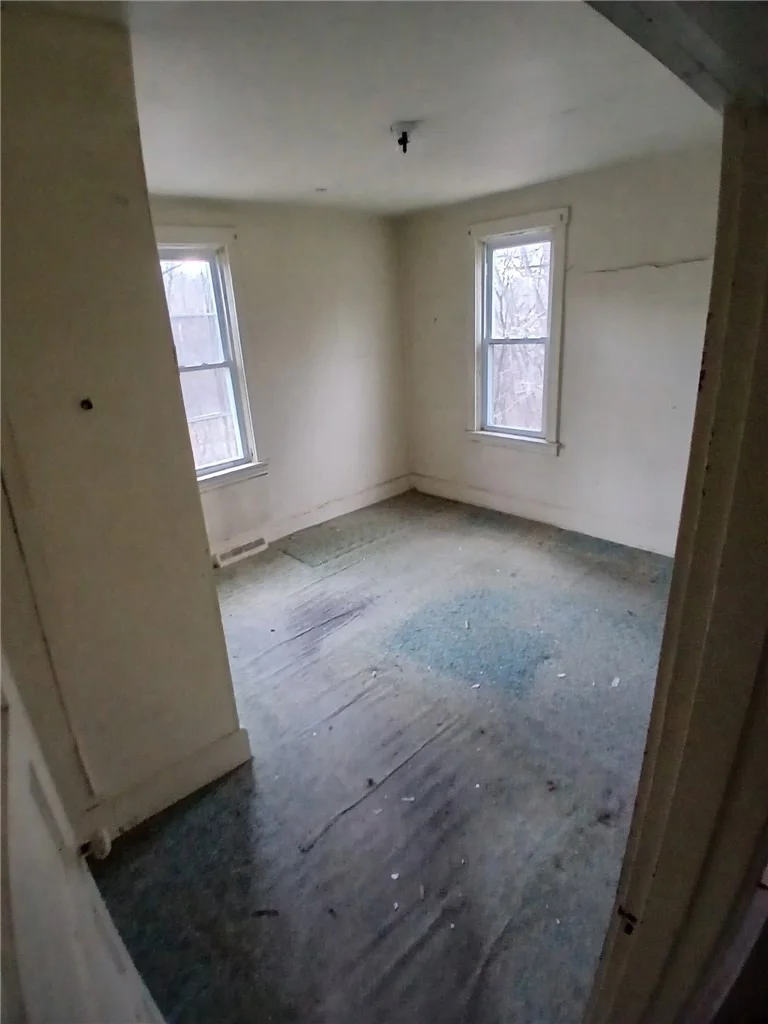Photo of 500 Pointview Rd