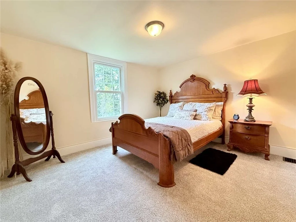 Photo of 1233 Mount Jackson Rd