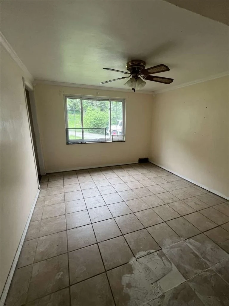 Photo of 109 Webster Dr