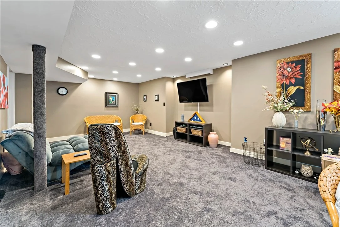 Photo of 9 MIDWAY DR