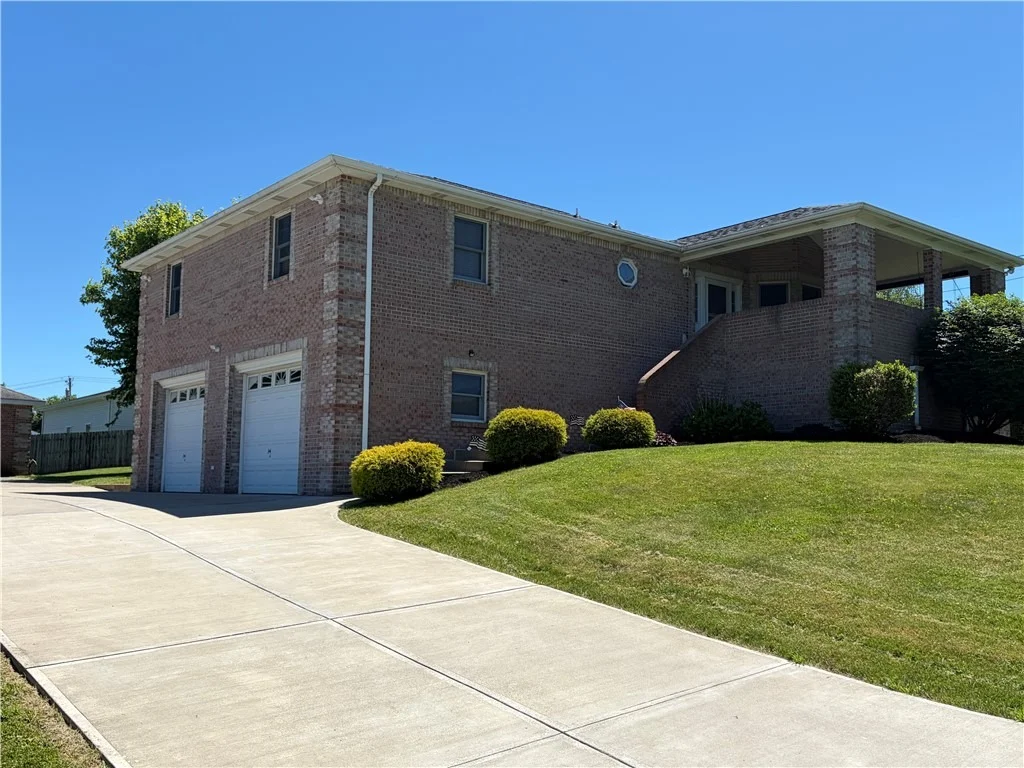 Photo of 902 Central Dr