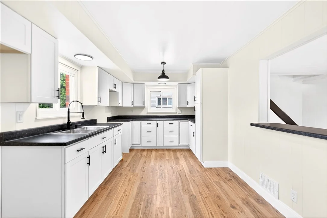 Photo of 237 Allen Ave