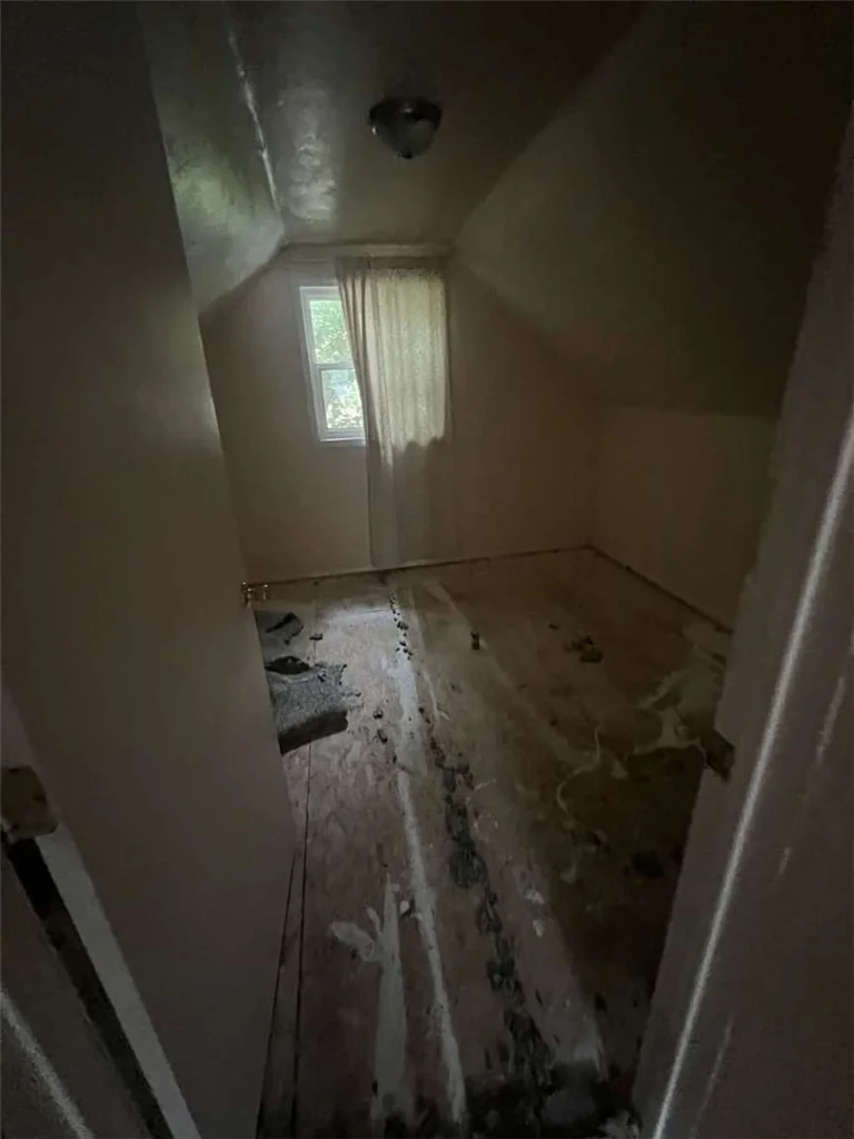 Photo of 109 Webster Dr