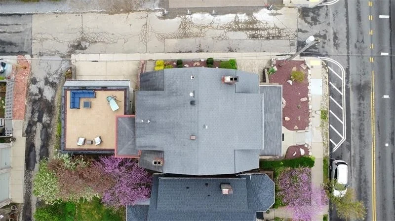 Photo of 347 BAILEY AVE