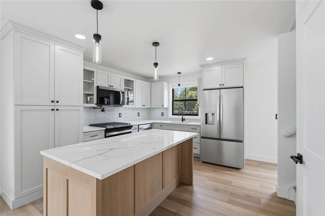 Photo of 517 Harmony Rd
