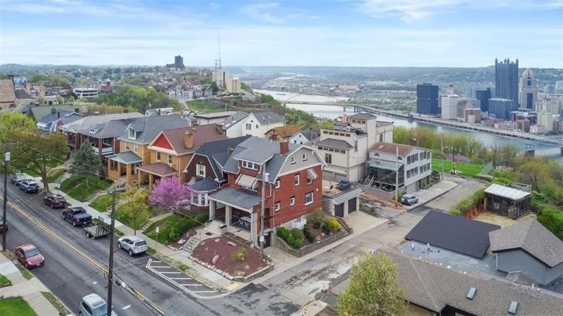Photo of 347 BAILEY AVE