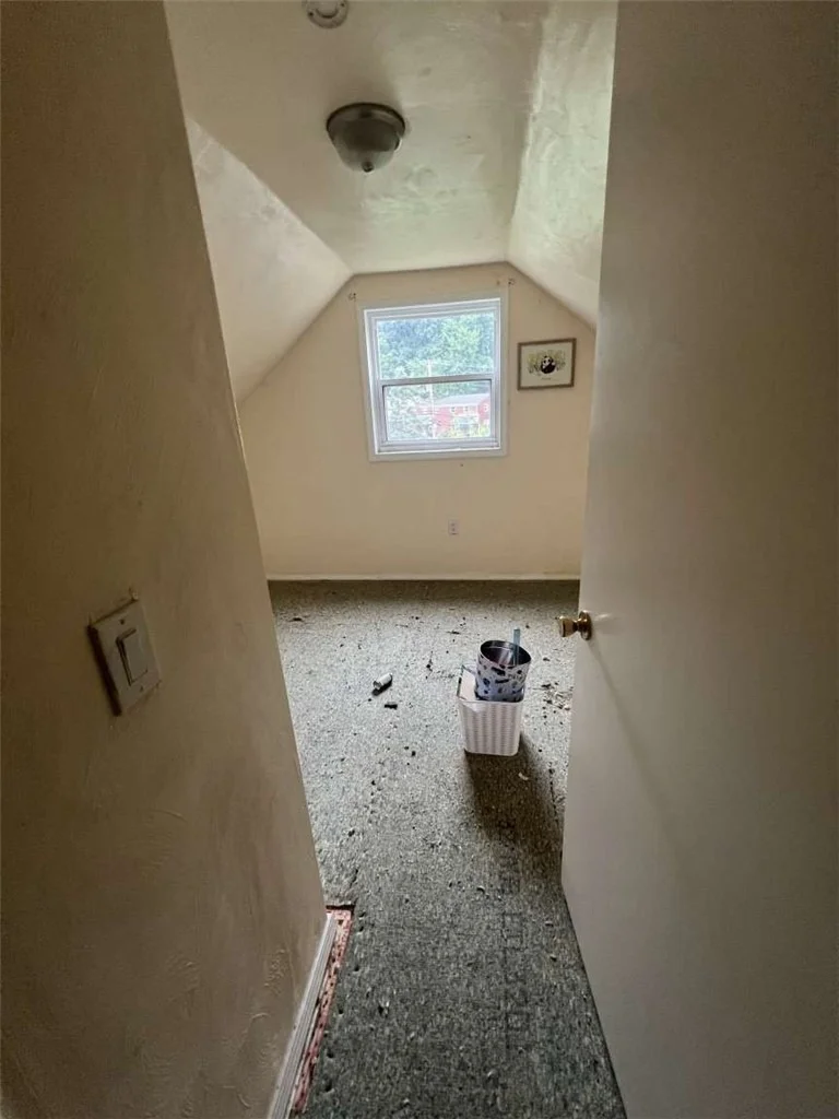 Photo of 109 Webster Dr