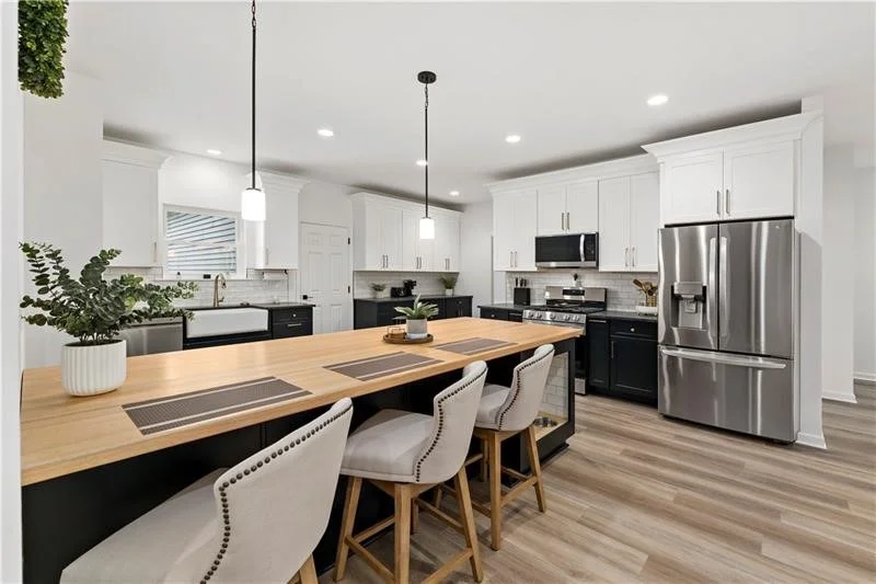 Photo of 300 TIMBERLINE DR