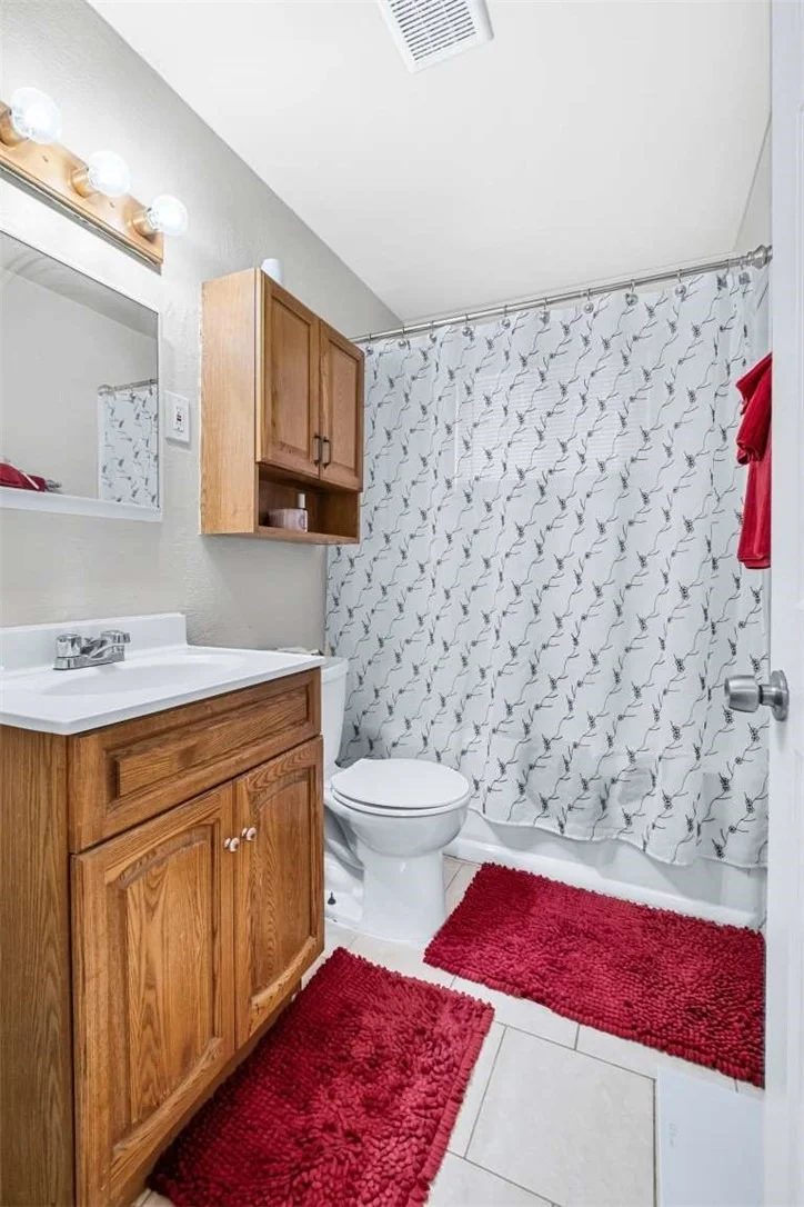Photo of 231 Webster Dr
