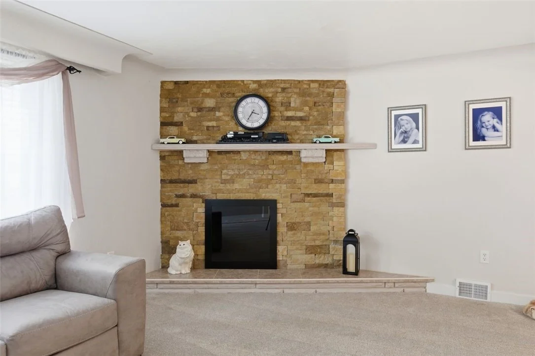 Photo of 120 Crestview Mnr