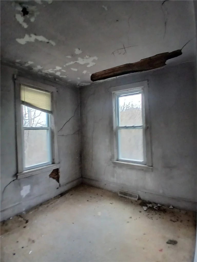 Photo of 500 Pointview Rd