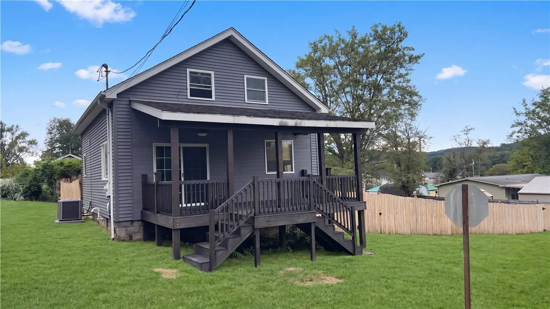 Photo of 101 2nd St
