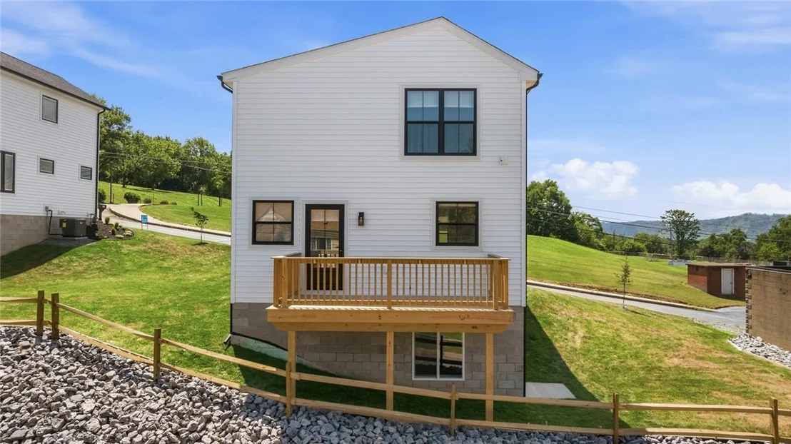 Photo of 517 Harmony Rd