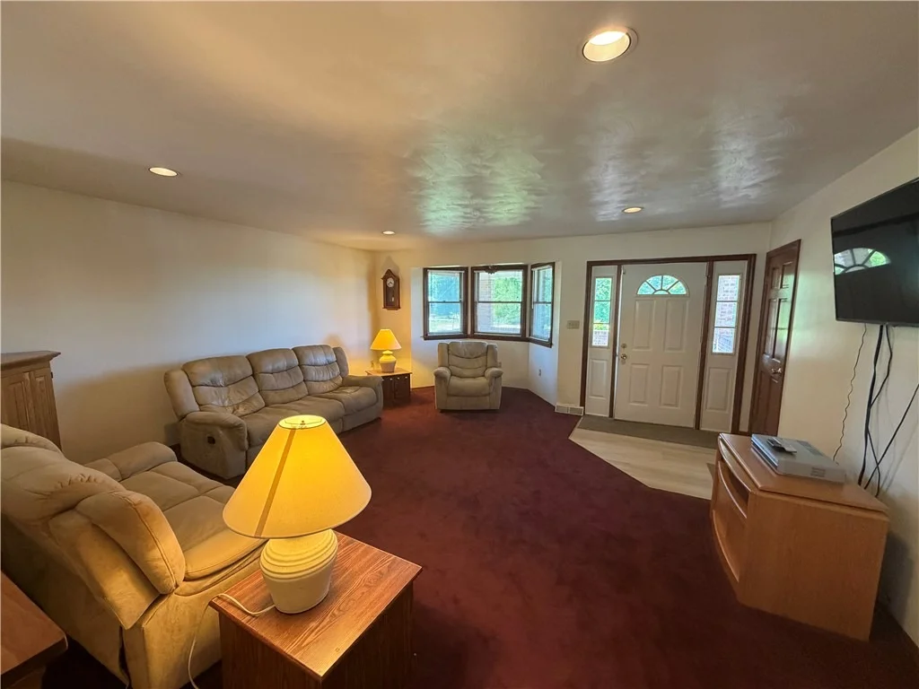 Photo of 902 Central Dr