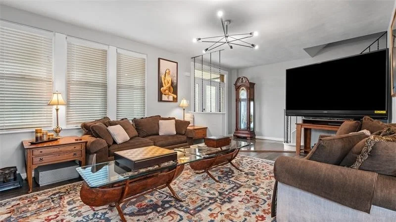 Photo of 347 BAILEY AVE