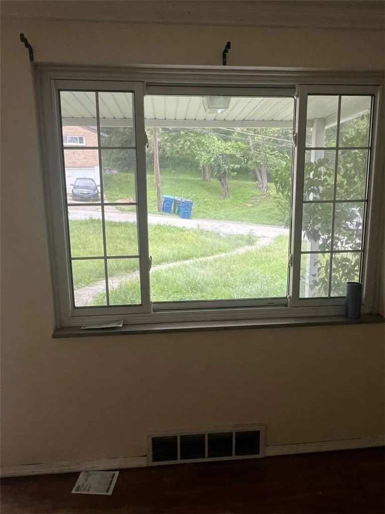 Photo of 109 Webster Dr