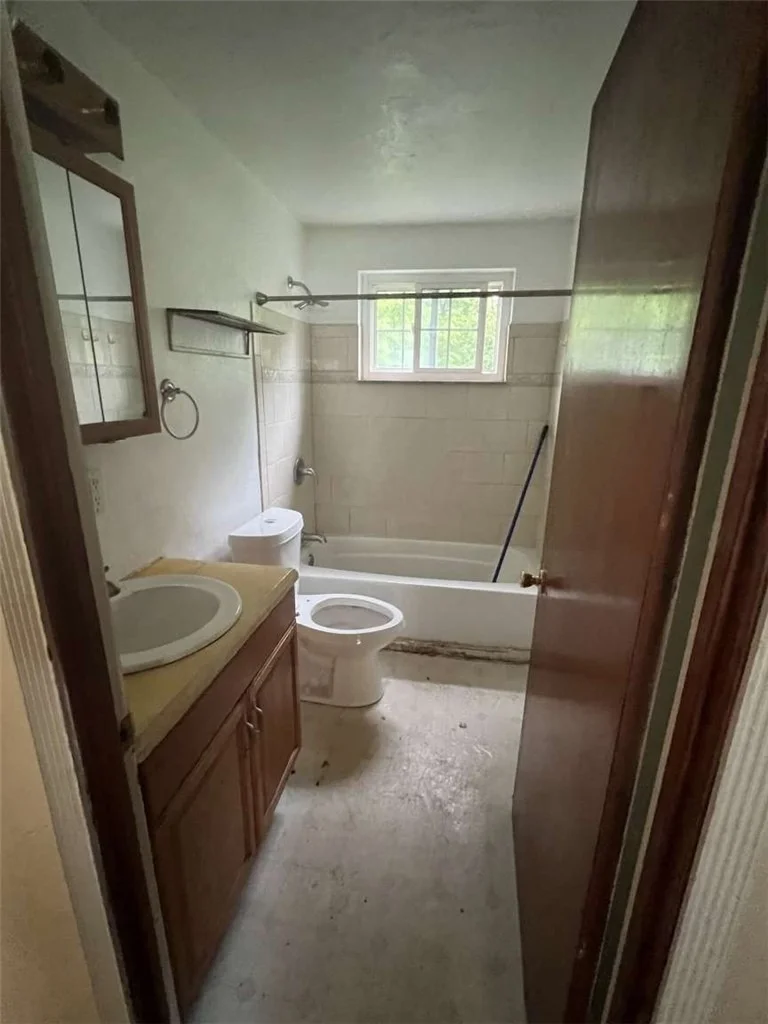 Photo of 109 Webster Dr