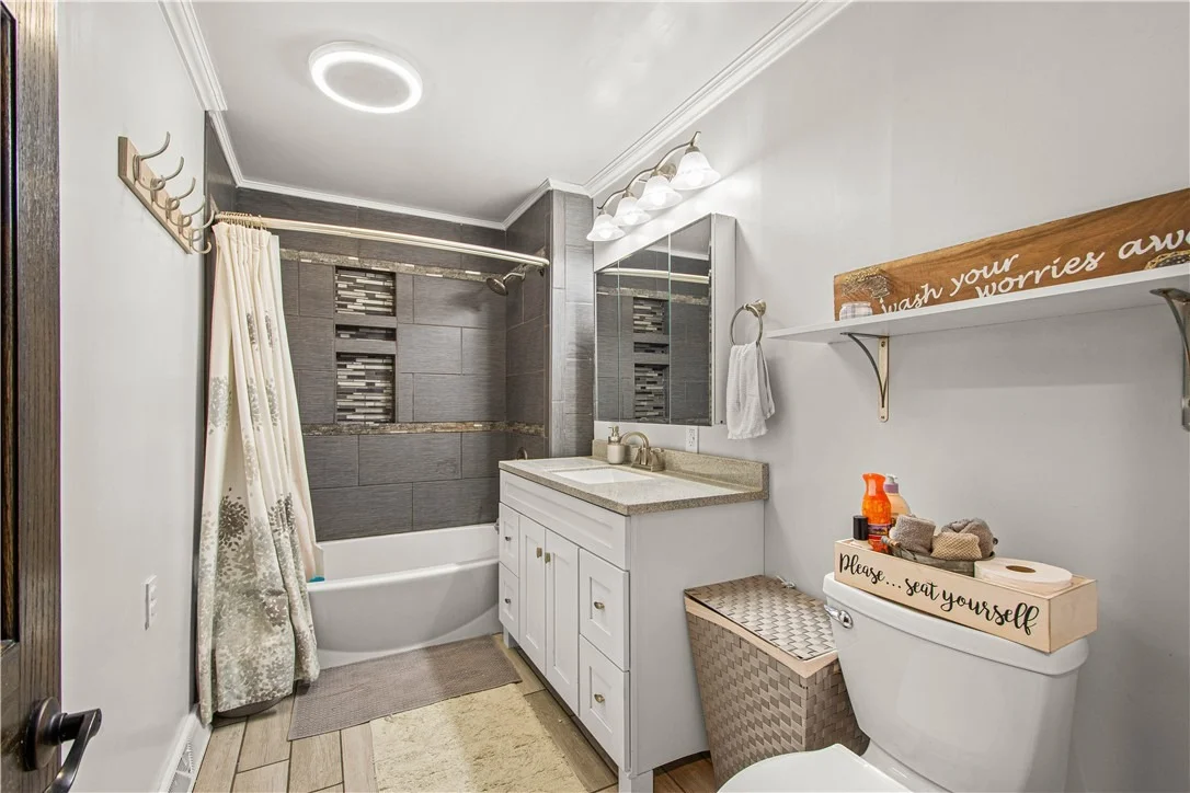 Photo of 212 Brownlee Road