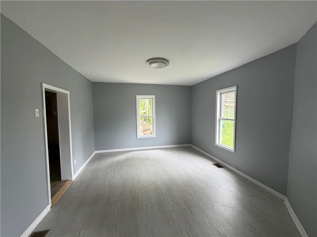 Photo of 549 Thompson