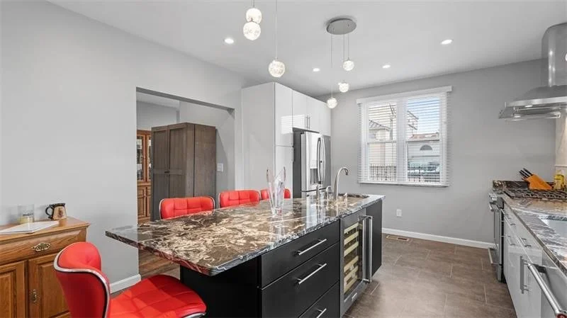 Photo of 347 BAILEY AVE