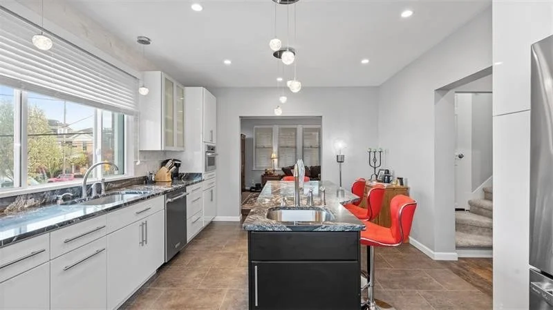 Photo of 347 BAILEY AVE