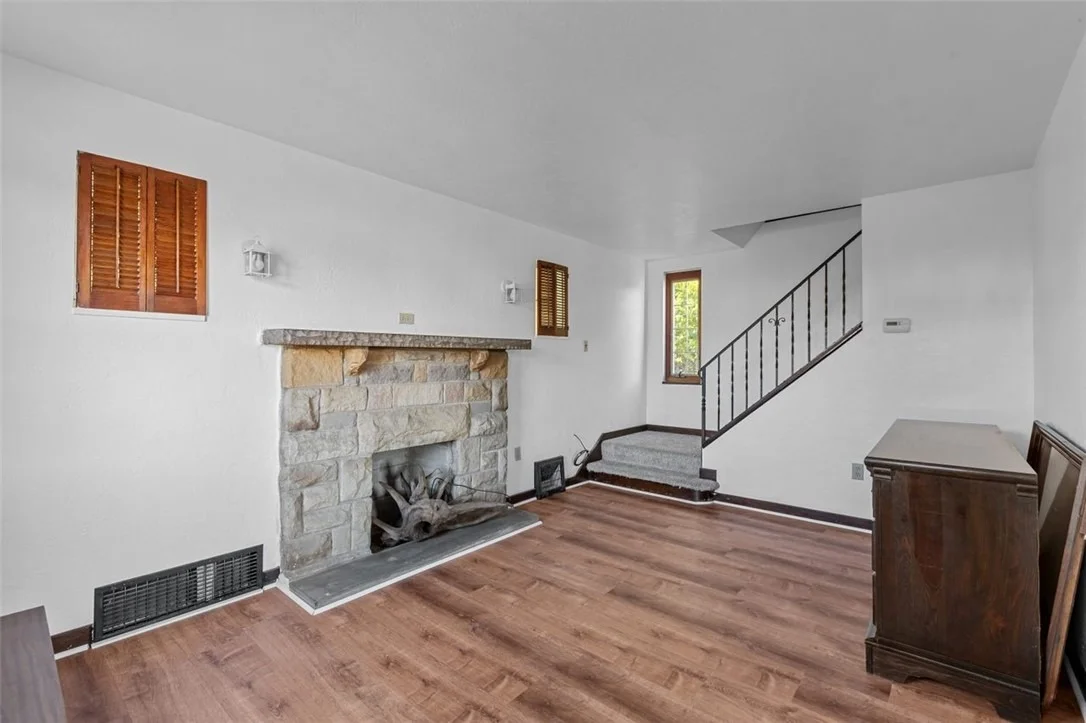 Photo of 302 Wainwright Ave