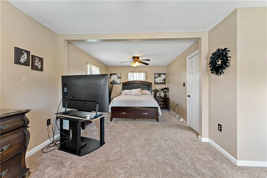 Photo of 9 MIDWAY DR