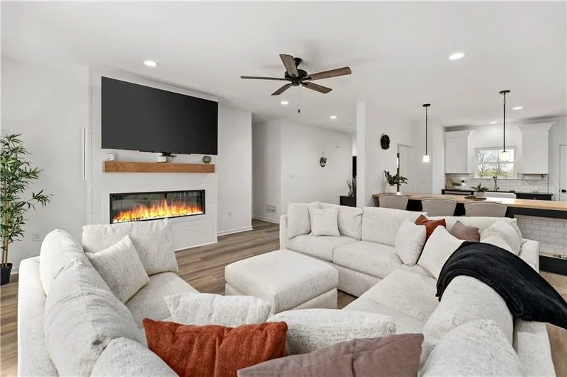 Photo of 300 TIMBERLINE DR