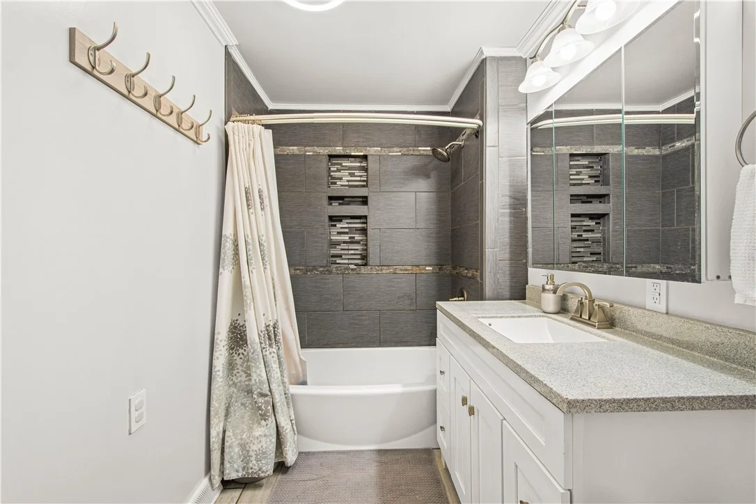 Photo of 212 Brownlee Road