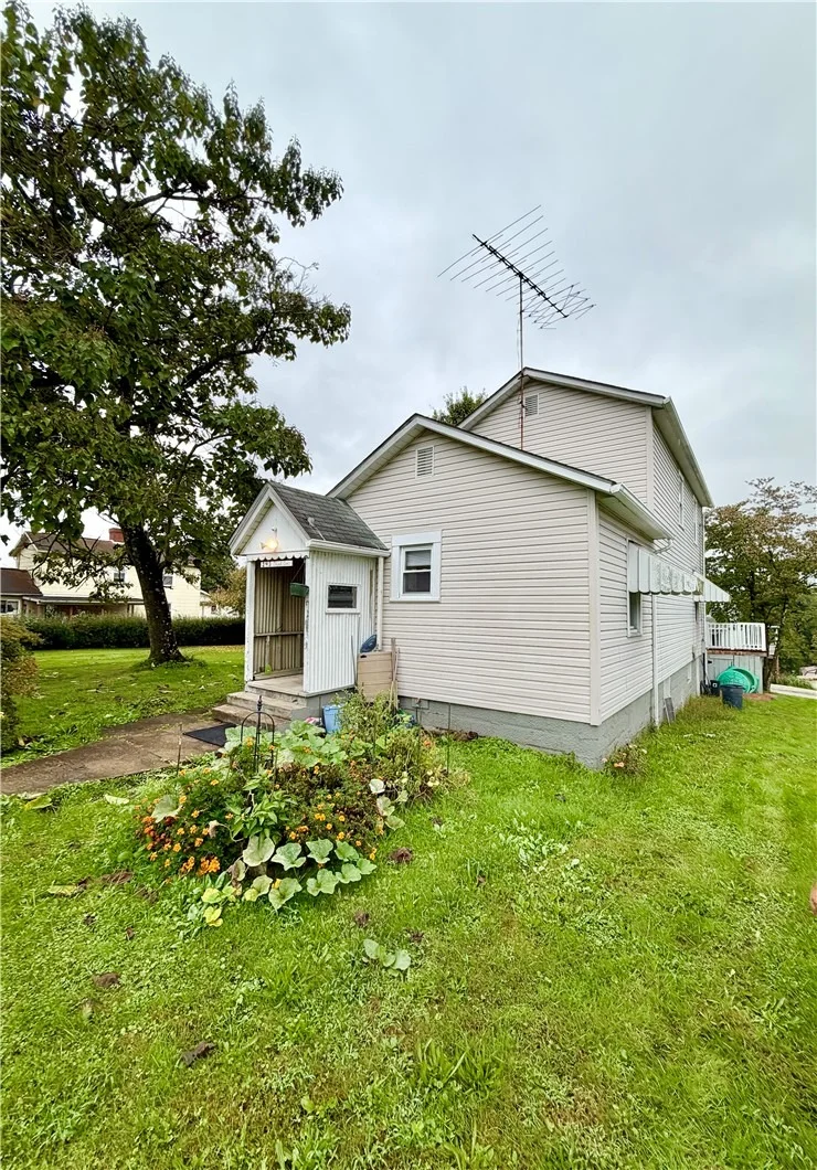 Photo of 243 Third Ave