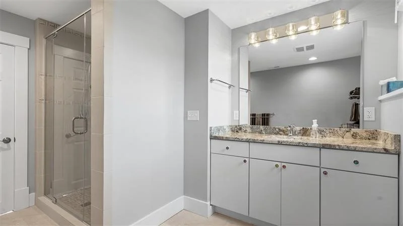 Photo of 347 BAILEY AVE