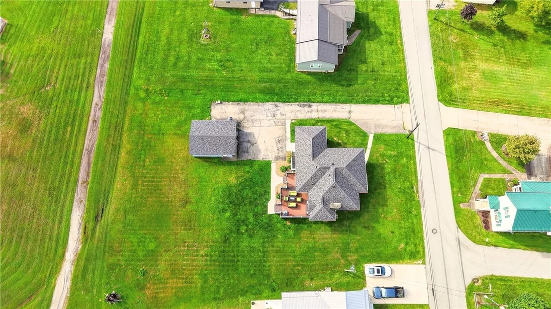 Photo of 734 Cemetery Rd