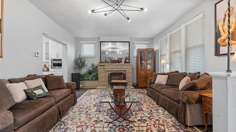 Photo of 347 BAILEY AVE