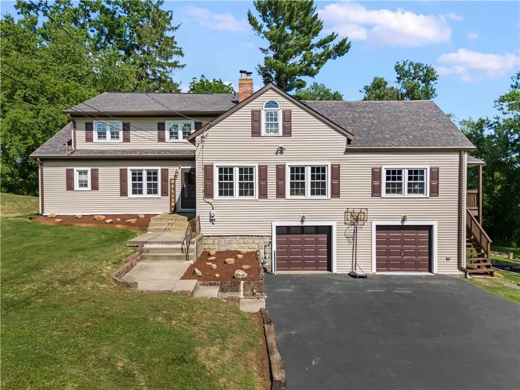 Photo of 860 E Mcmurray Rd