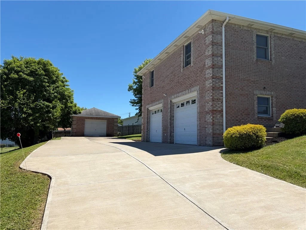 Photo of 902 Central Dr