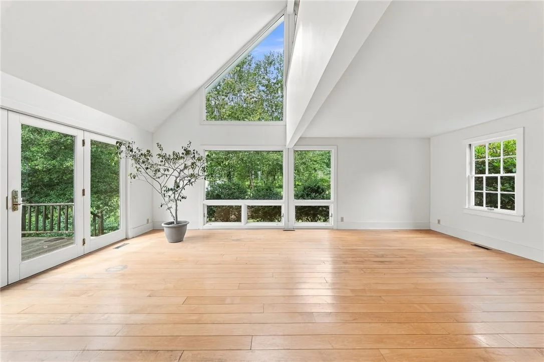 Photo of 2359 James Drive